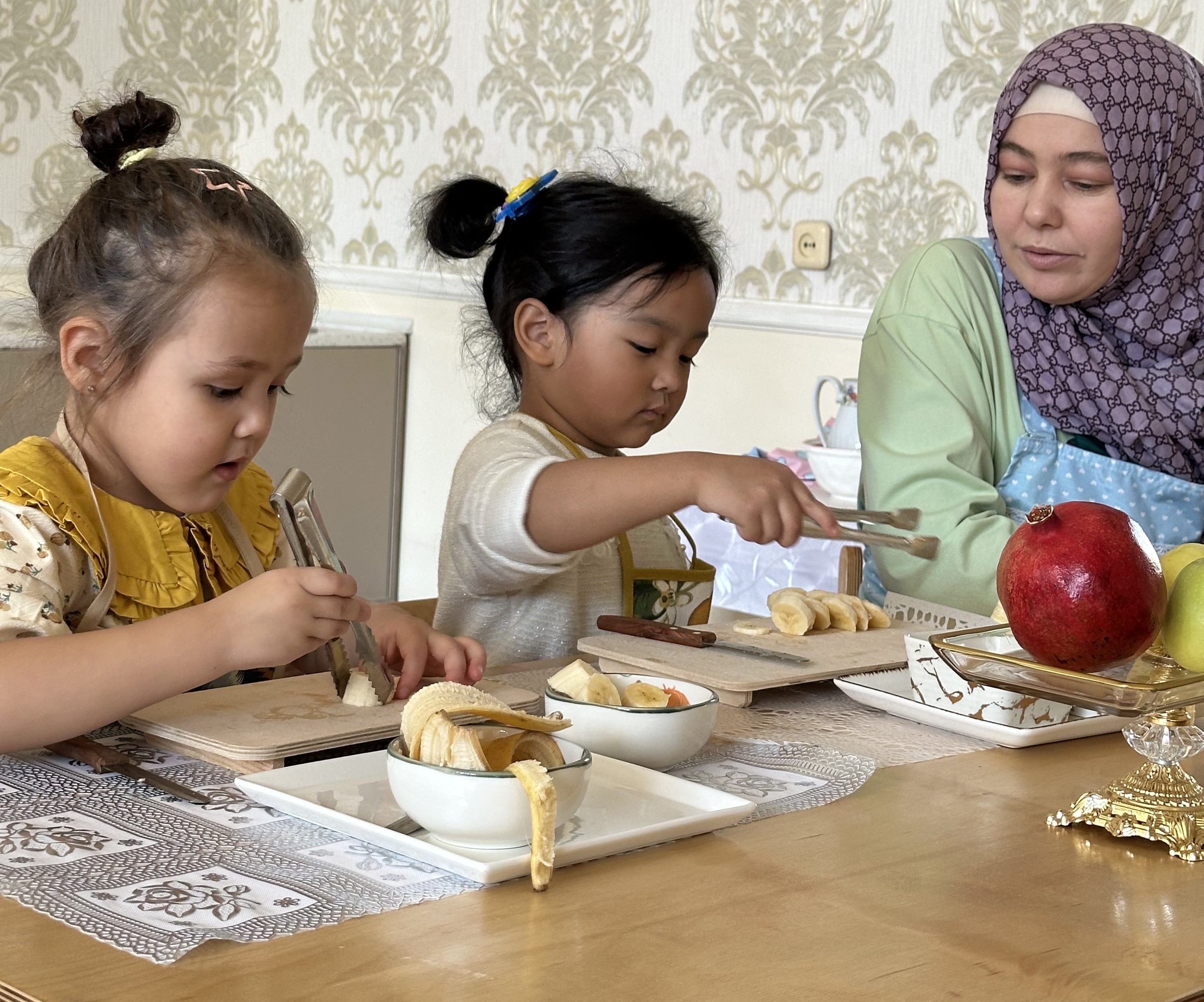 Bolalar tabiiy o'rganish - Montessori ta'lim